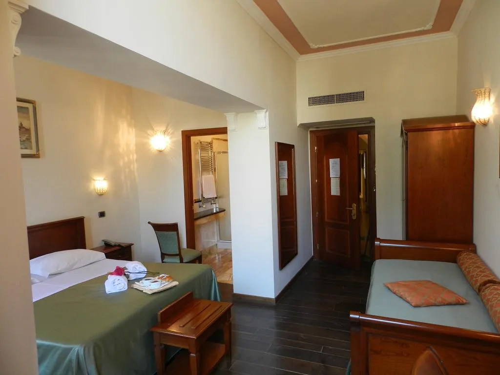 JUNIOR SUITE CLASSIC Room, Domus Florentiae Hotel, Florence