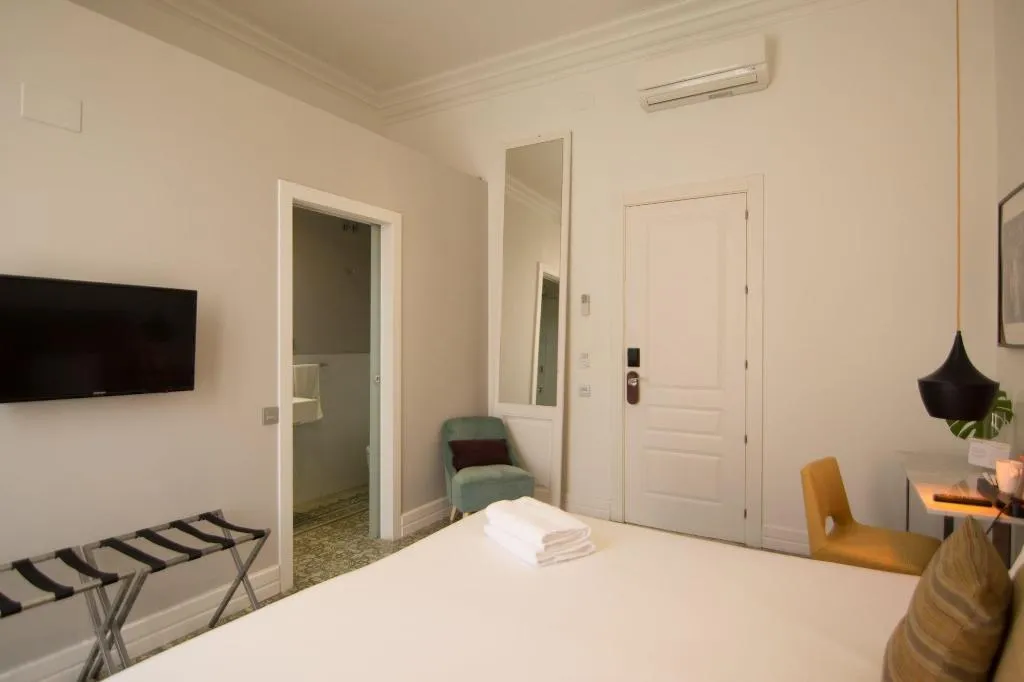 Room, Forgetmenot, Barcelona