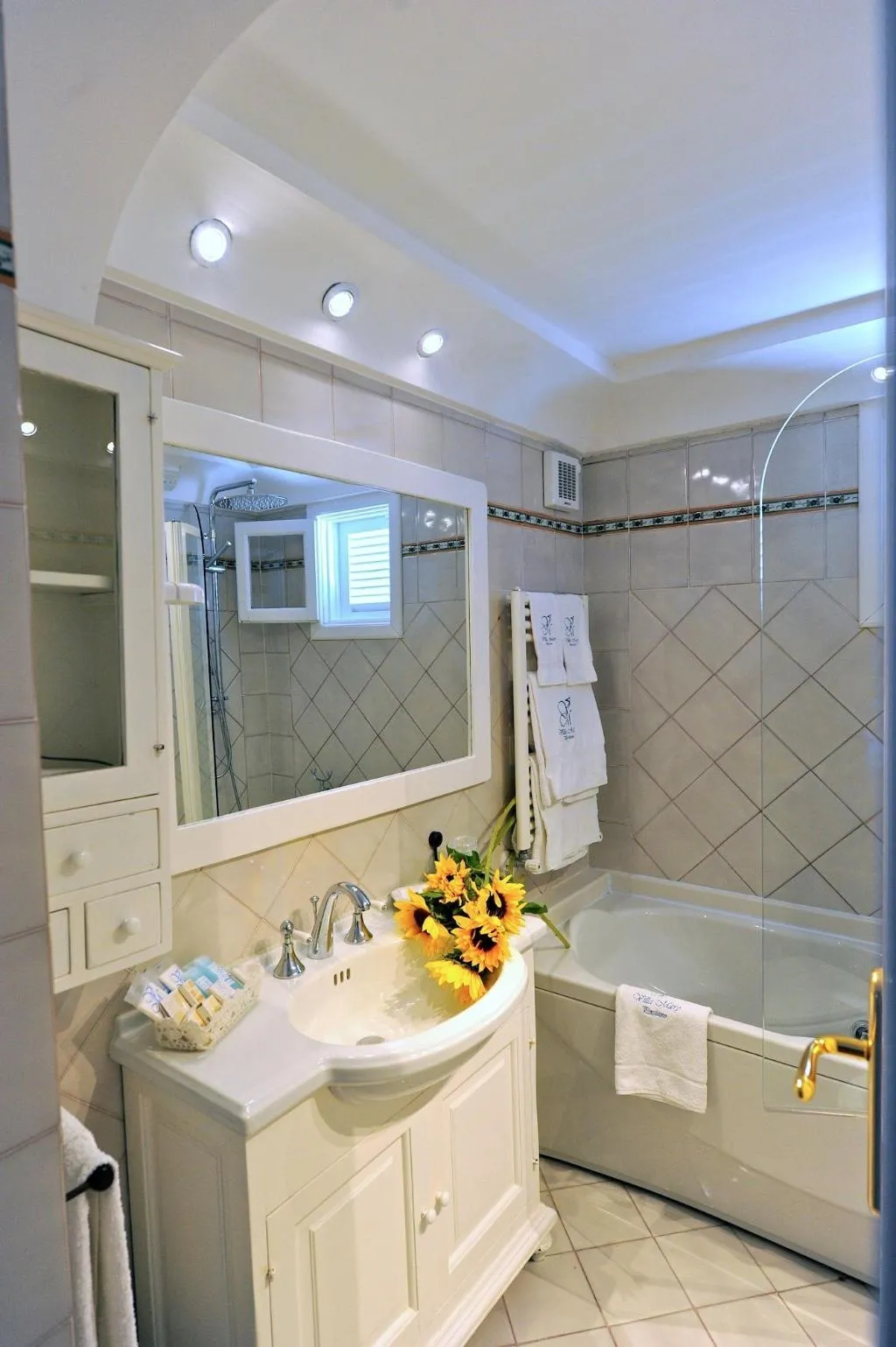 Room, Villa Mary, Naples