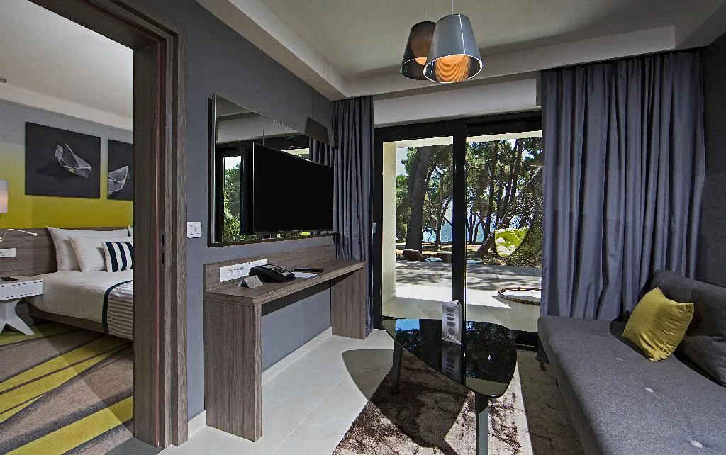 SUITE GARDEN VIEW TWO BEDROOMS Room, Park Plaza Arena Pula, Istria