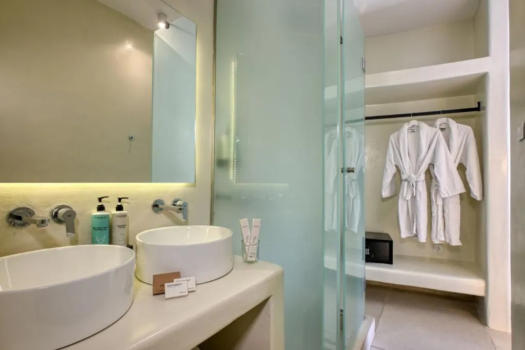 DOUBLE WITH JACUZZI Room, Nodo Boutique Hotel, Mykonos