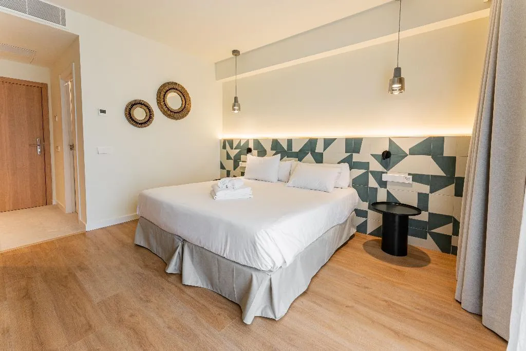 Double or Twin WITH TERRACE Room, Hotel Santanyi Port, Majorca