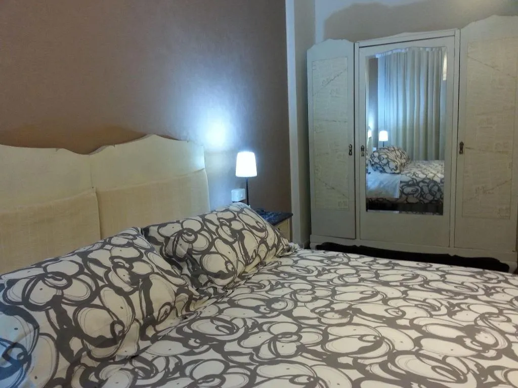 Room, Appia Avenue 639, Naples