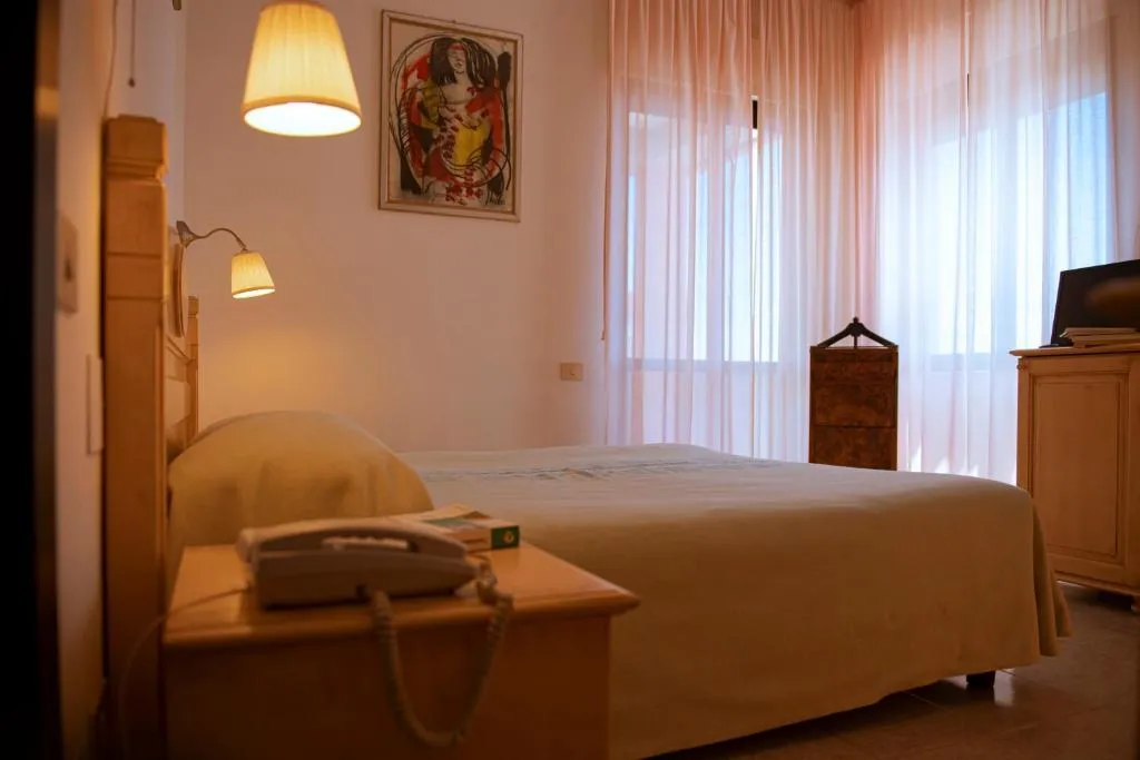 Double or Twin STANDARD Room, Hotel Califfo, Cagliari