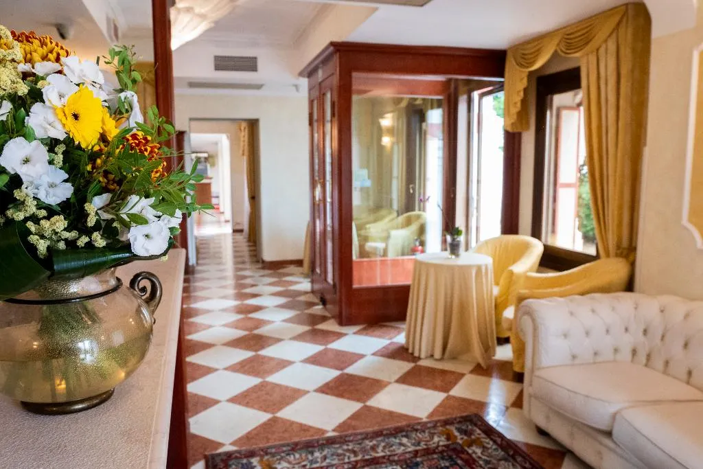 Lobby, Russo Palace, Venice