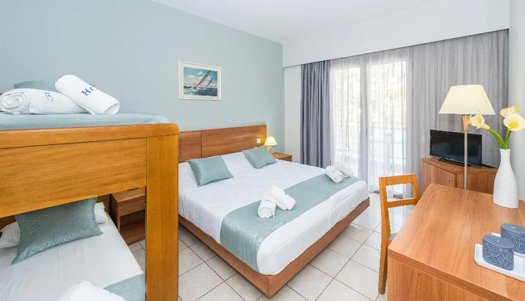 Room, Contessa, Zante