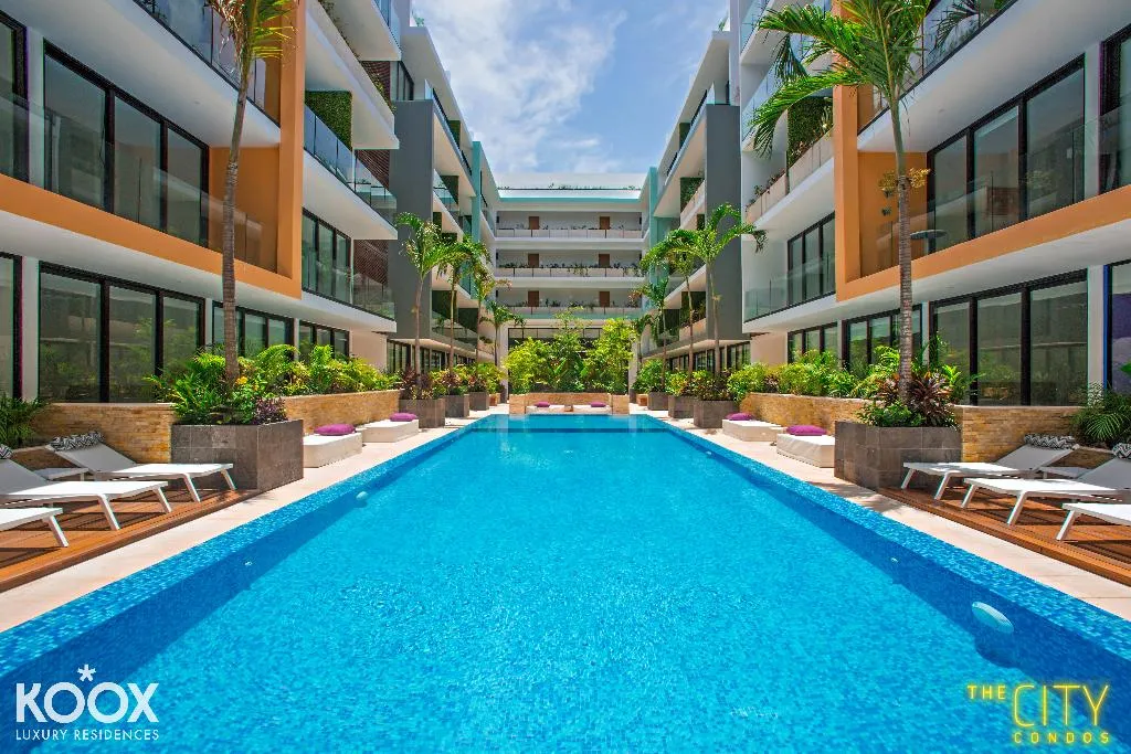Pool, KLR The City Condos by Sercotel, Playa Del Carmen