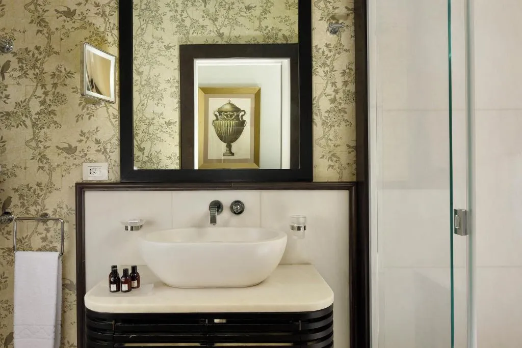 DOUBLE DELUXE WITH VIEWS Room, San Firenze Suites And Spa, Florence