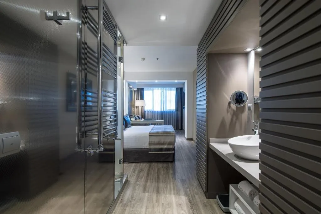 JUNIOR SUITE CAPACITY 3 Room, Catalonia Square, Barcelona