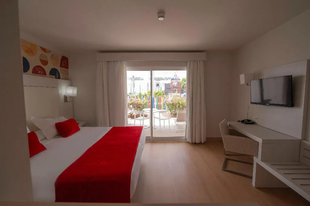 JUNIOR SUITE CAPACITY 4 Room, Aequora Lanzarote, Lanzarote