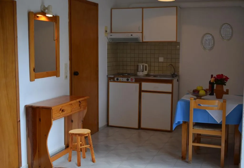 STUDIO ECONOMY Room, Emilia Apartments, Crete
