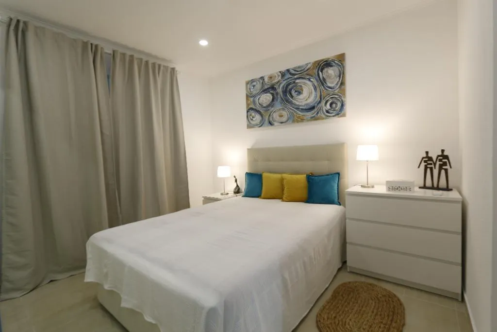 APARTMENT THREE BEDROOMS Room, Apartamentos The Old Village by Village 4u, Algarve