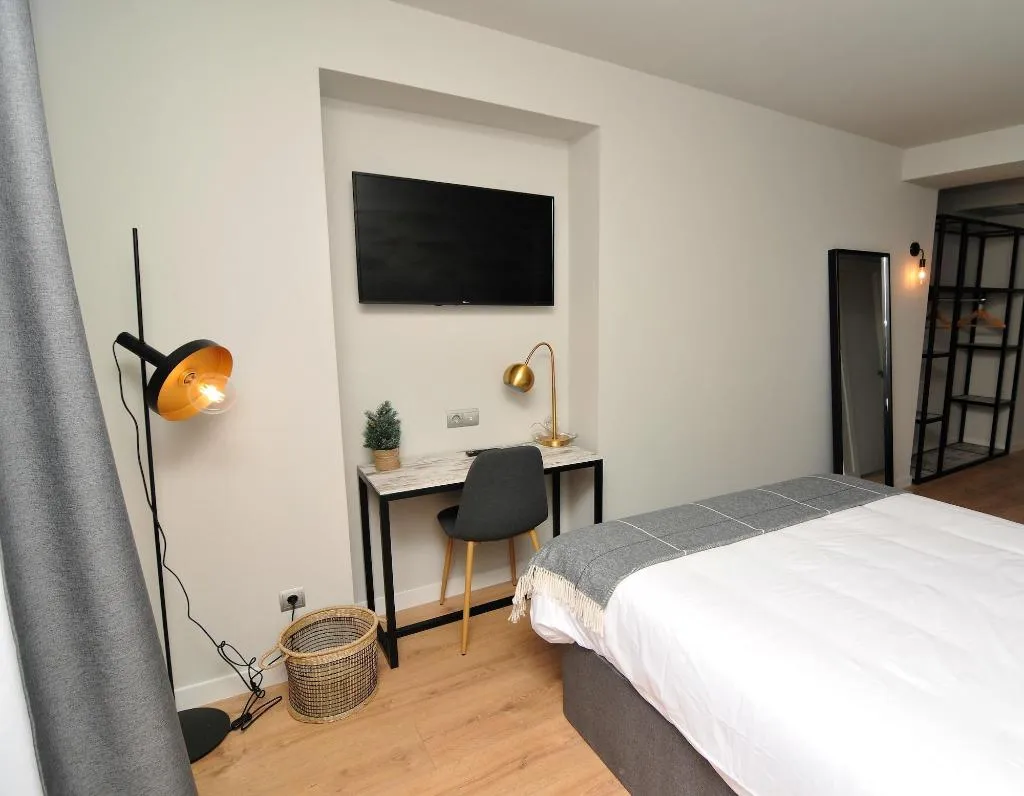 TRIPLE STANDARD Room, Cims de Camprodon, Barcelona