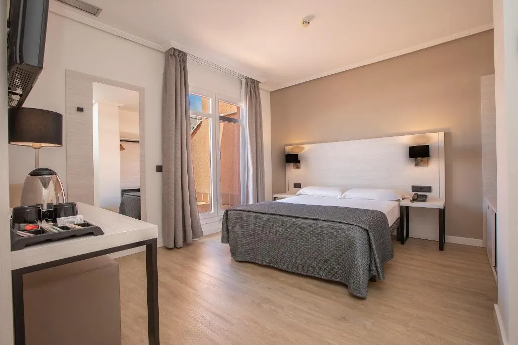 DOUBLE WITH TERRACE Room, Porcel Ganivet, Madrid