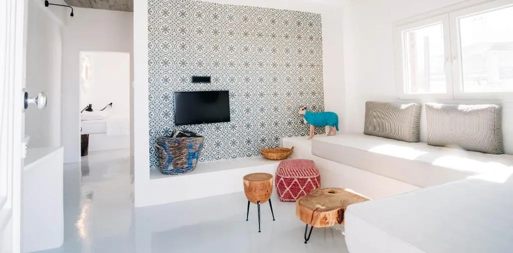 SUITE WITH JACUZZI Room, Mesanto Luxury Suites, Santorini