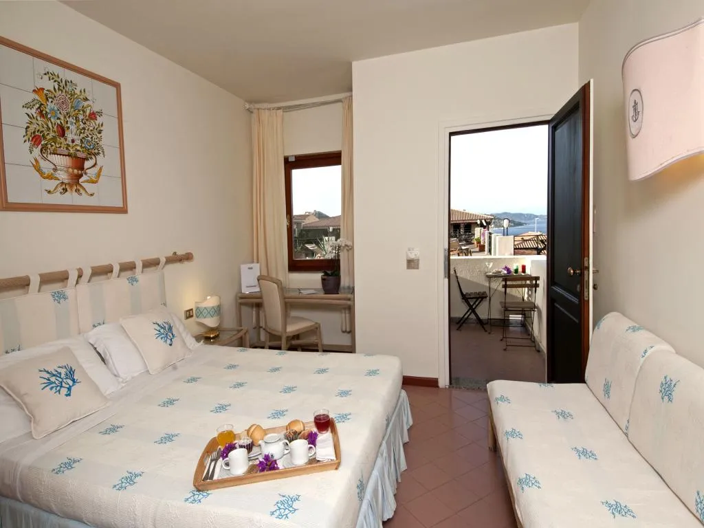Room COMFORT SEA VIEW Room, Hotel Palau, Olbia