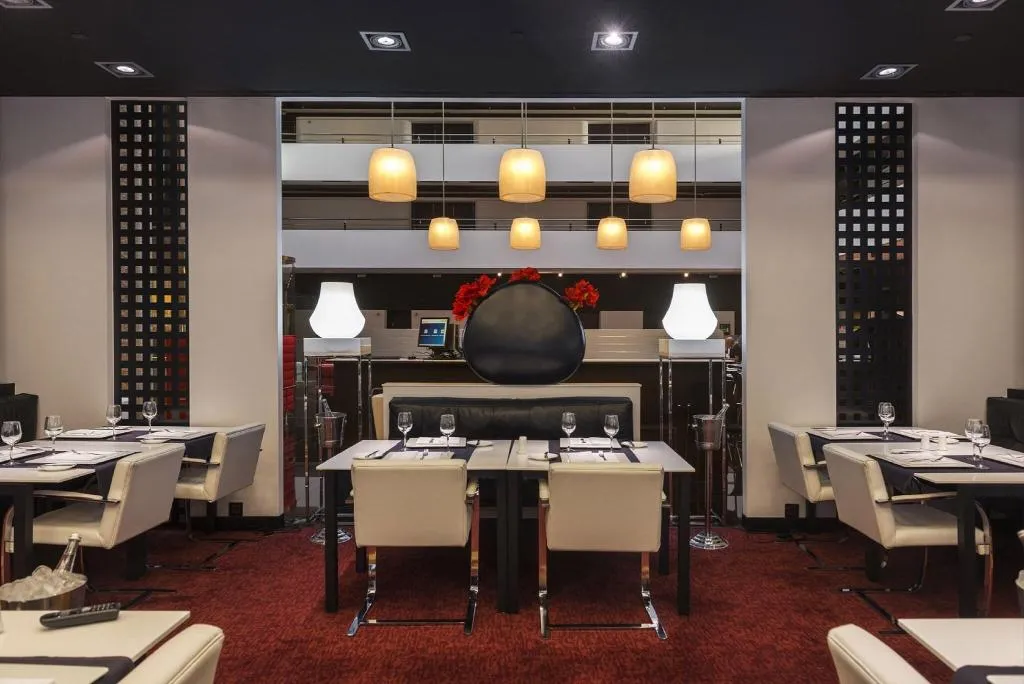 Restaurant, Hilton Madrid Airport, Madrid