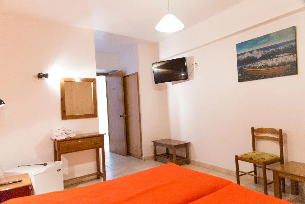 Room, Athina, Kalamata