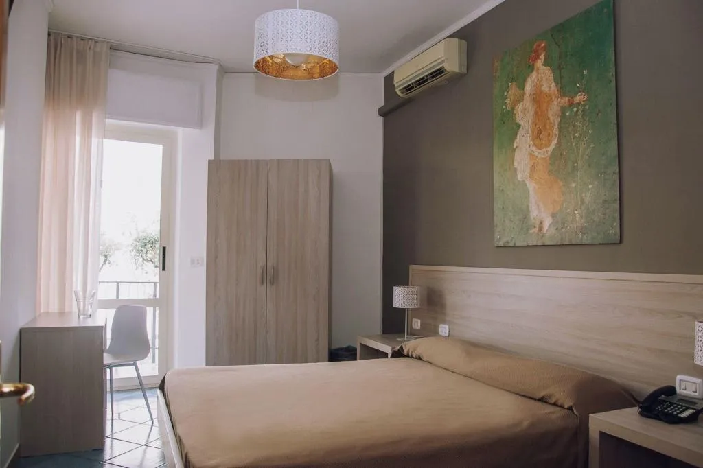 Room, Hotel Piccolo Sogno, Naples