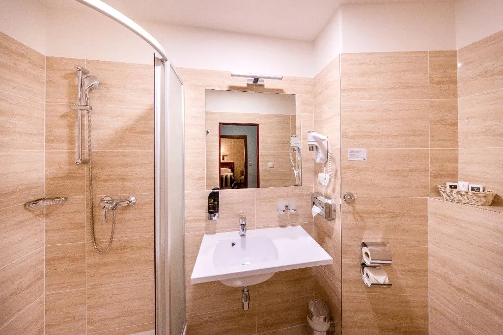 TRIPLE STANDARD Room, Hotel Meteor Plaza Prague, Prague