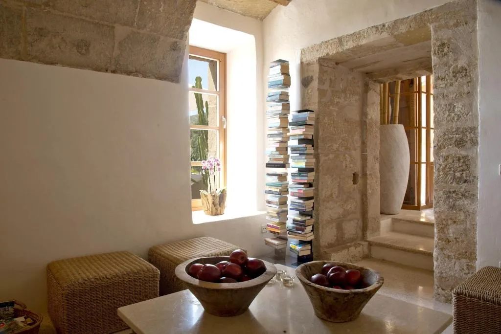 Lobby, Cases de Son Barbassa, Majorca