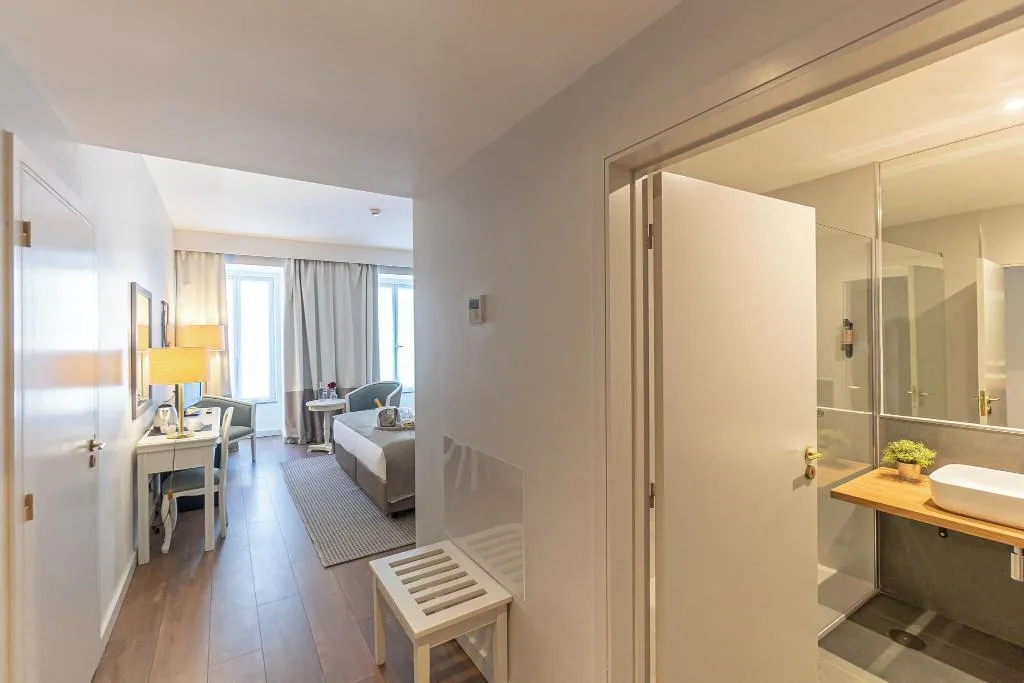 Room, Aguas do Geres, Porto