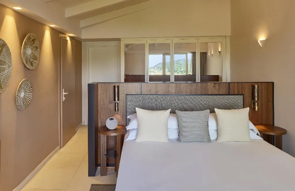 FAMILY ROOM DELUXE LAGOON VIEW Room, Baia di Chia Resort Sardinia, Curio Collection, Cagliari
