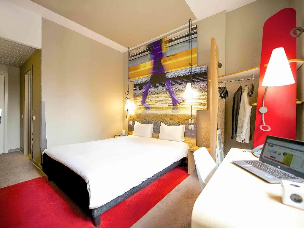 DOUBLE WITH DOUBLE BED Room, Ibis Milano Centro, Milan