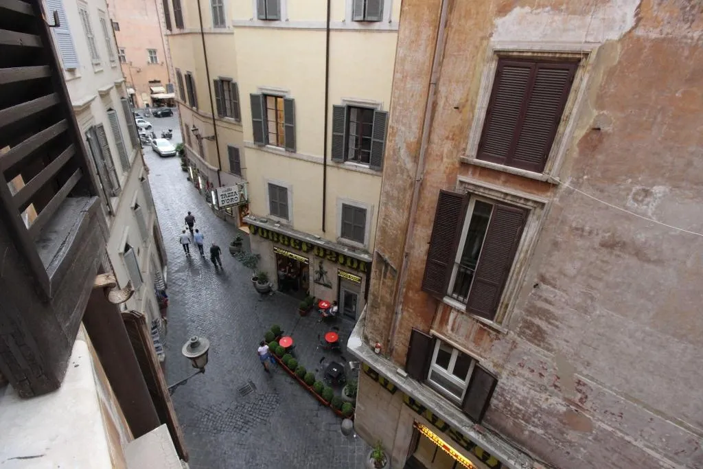 Double or Twin CITY VIEW QUEEN BED Room, Albergo Abruzzi, Rome