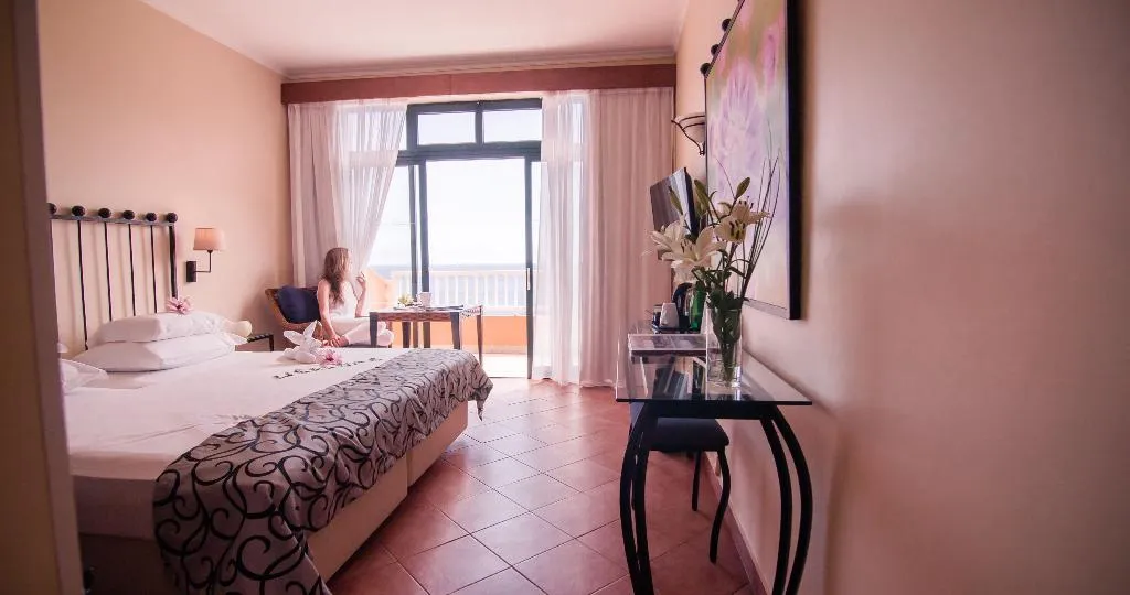 Room, Alpino Atlantico Ayurveda Cure Centre Adults Only, Madeira