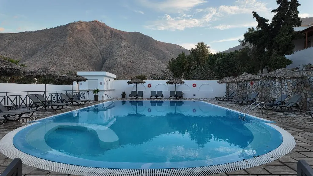 Pool, Mary Bill, Santorini