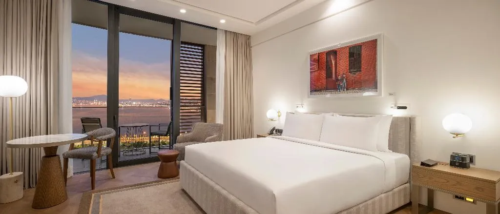SINGLE DELUXE KING BED Room, Grand Hyatt Izmir Istinyepark, Izmir