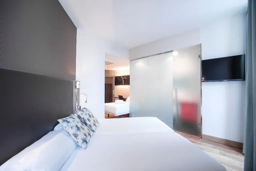 TRIPLE STANDARD Room, Petit Palace Santa Cruz, Seville