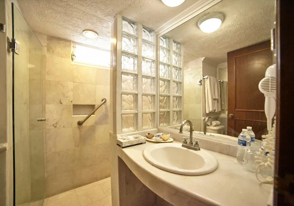 SUITE STANDARD Room, Hotel Francis Drake, Cancun Area