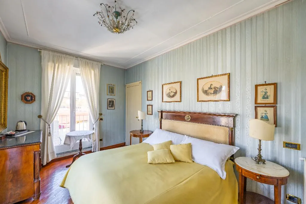 DOUBLE SUPERIOR WITH AIR CONDITIONING Room, La Casa Di Bruno, Naples