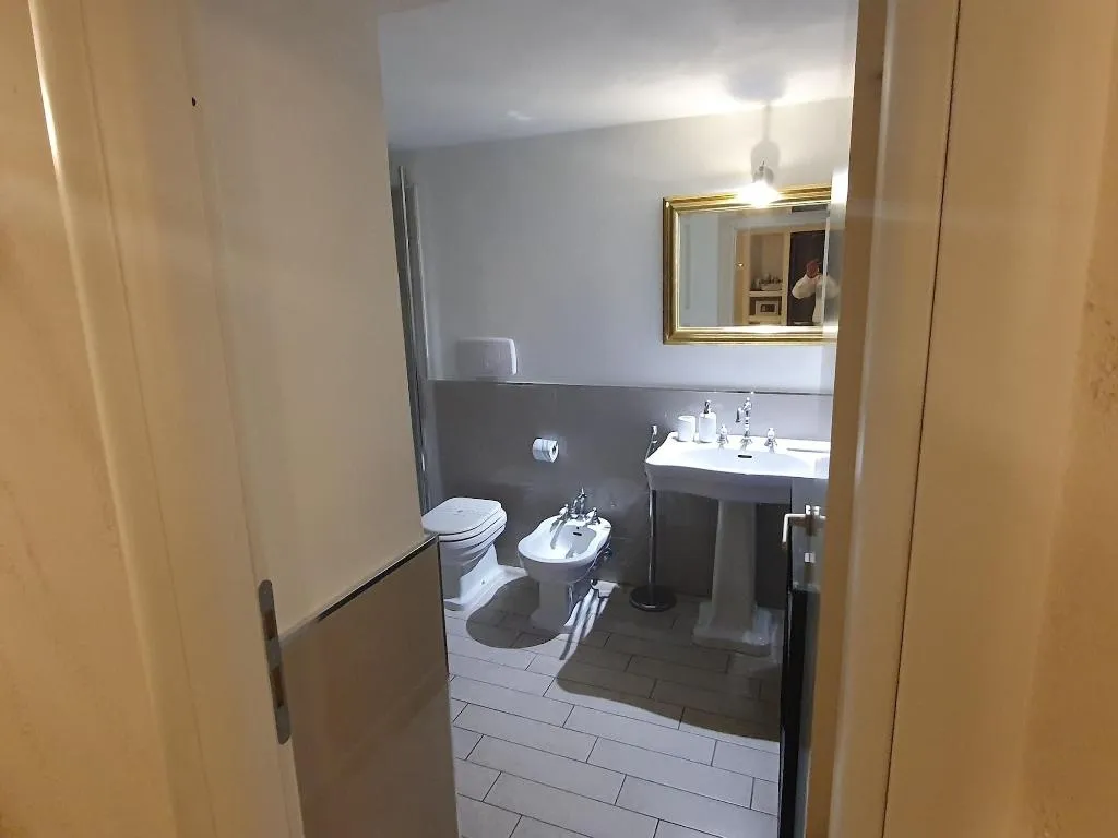 Room, Delsi Suites Pantheon, Rome