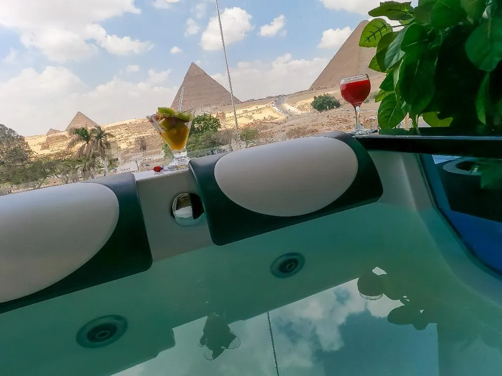 Double or Twin DELUXE WITH JACUZZI Room, Giza Pyramids View Inn, Cairo