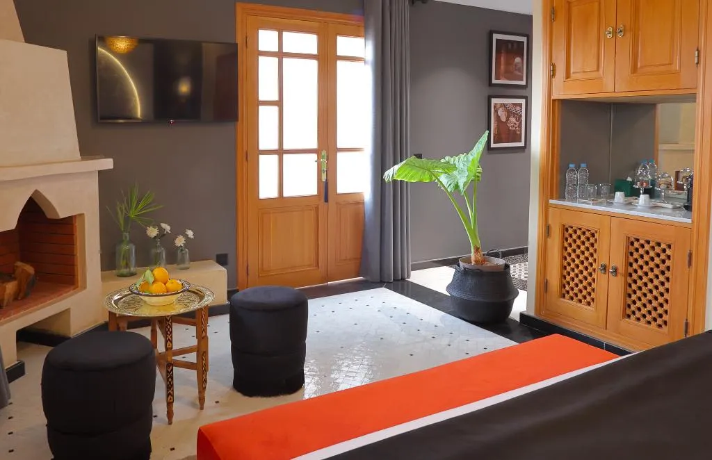 DOUBLE SUPERIOR KING BED Room, Dar Lys, Fez