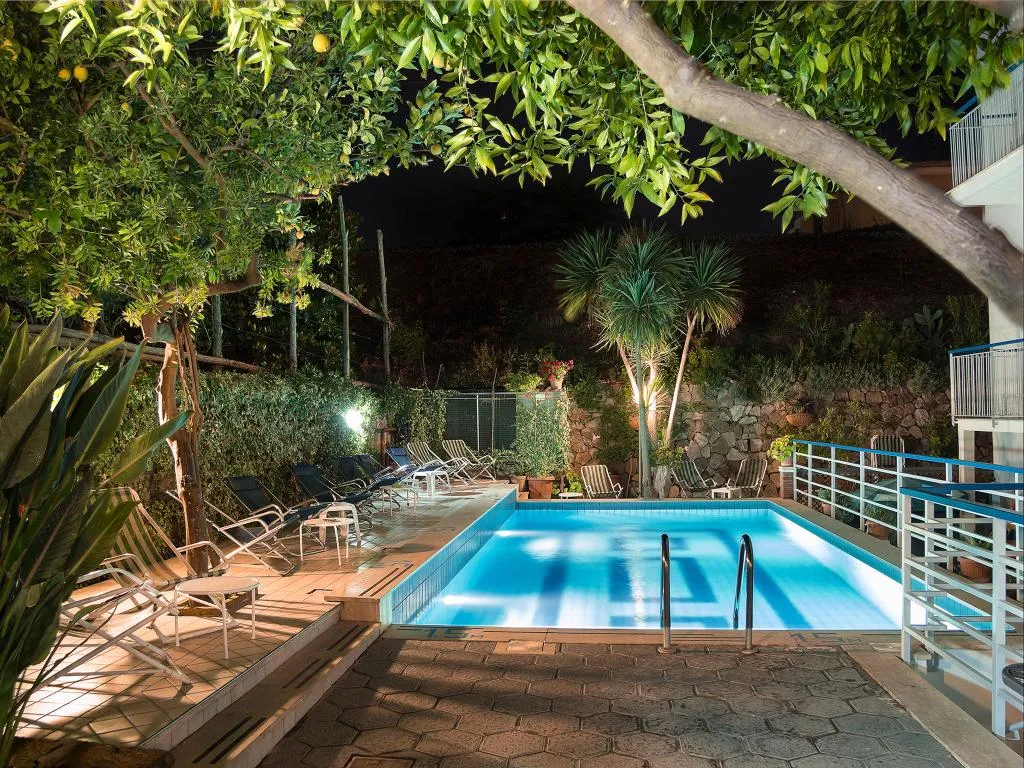 Pool, Club Sorrento, Naples