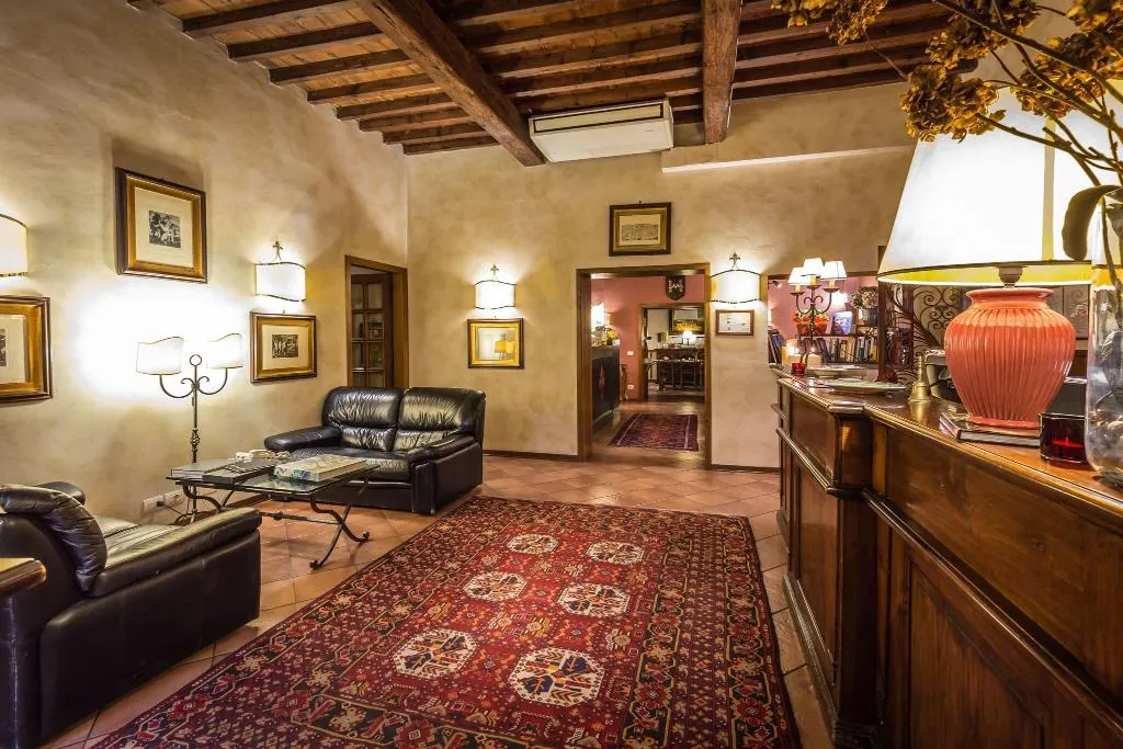 Lobby, Mario's, Florence