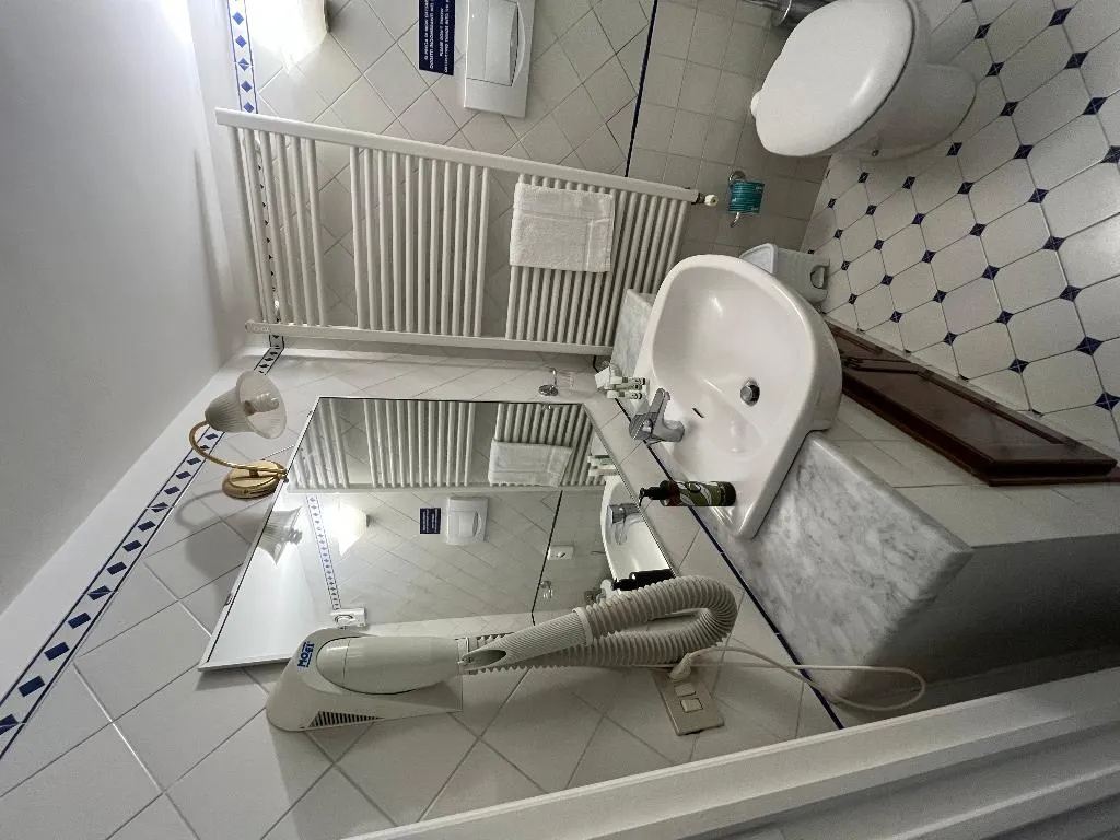 APARTMENT CAPACITY 4 Room, Antico Palazzo Scala, Naples