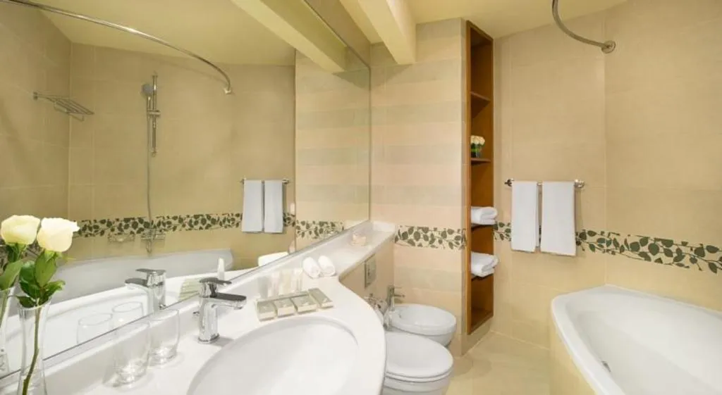 Room, City Seasons Towers Dubai, Dubai
