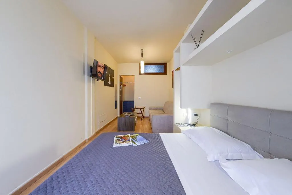 DOUBLE QUEEN SIZE BED Room, Home Boutique Santa Maria Novella, Florence