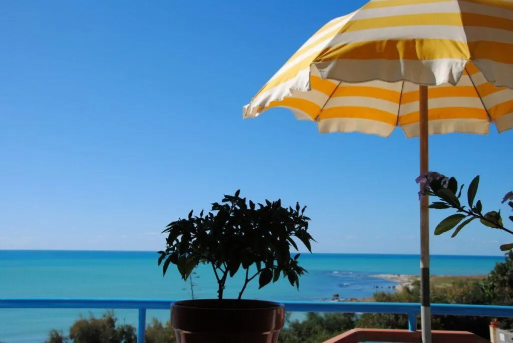APARTMENT FOUR BEDROOMS Room, Lumia Case Vacanze, Catania