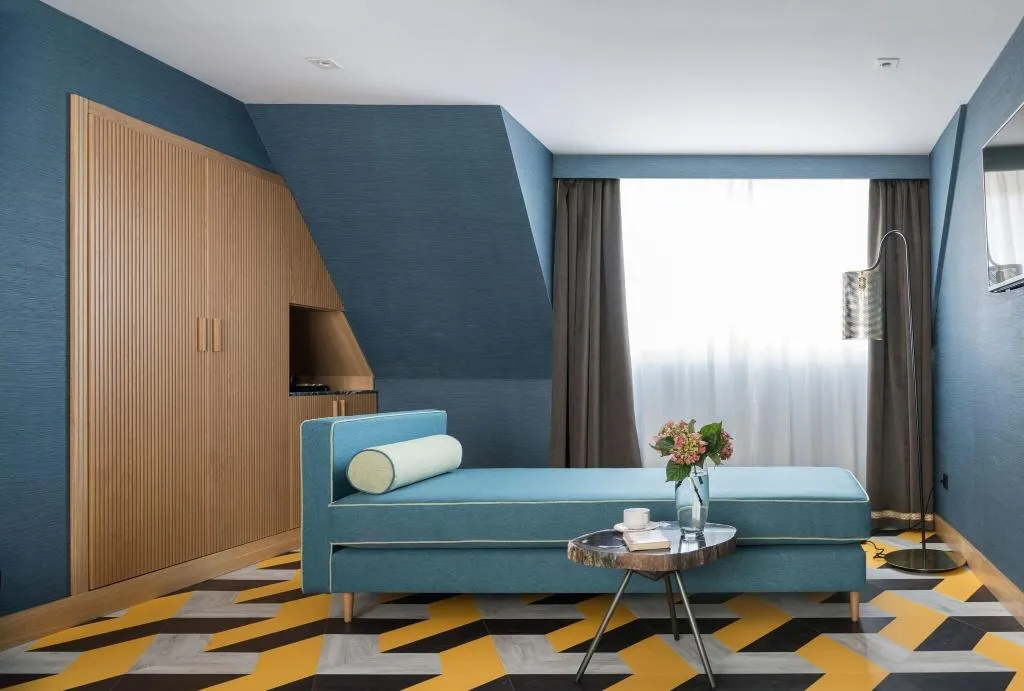 SUITE QUEEN SIZE BED Room, Principe Pio, Madrid
