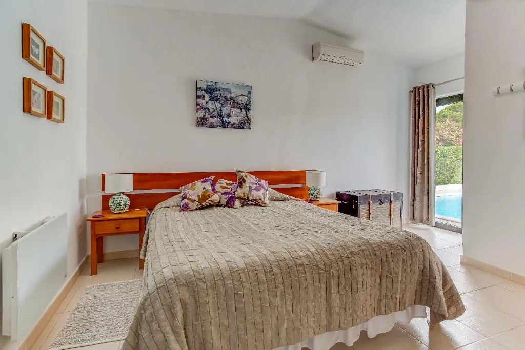 VILLA THREE BEDROOMS WITH PRIVATE POOL Room, Quinta do Paraiso, Algarve