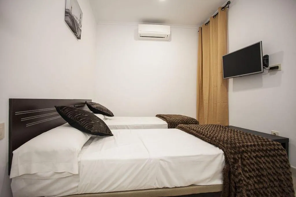 Room, Hostal Rincon De Sol, Madrid