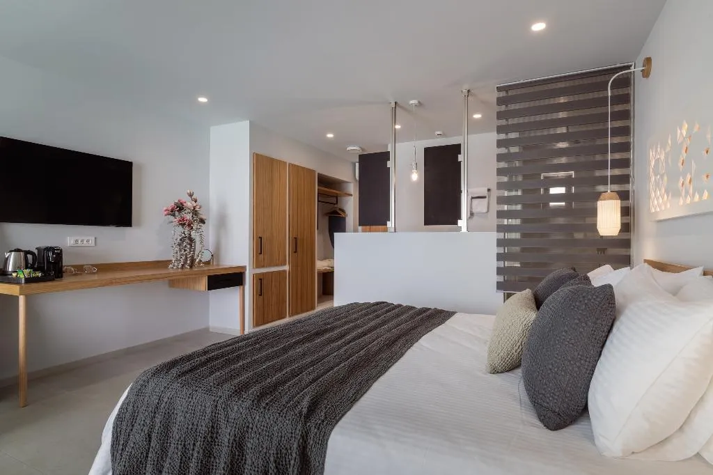SUITE WITH PRIVATE POOL Room, St. John Suites, Zante
