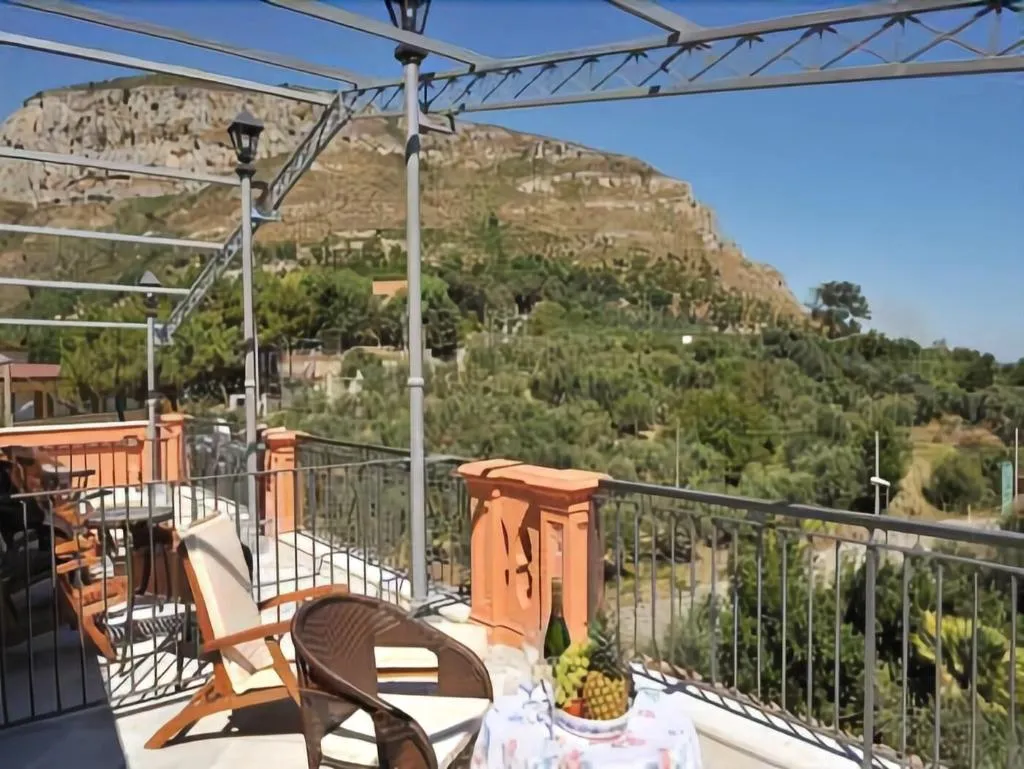 Terrace, Le Due Sirene, Naples