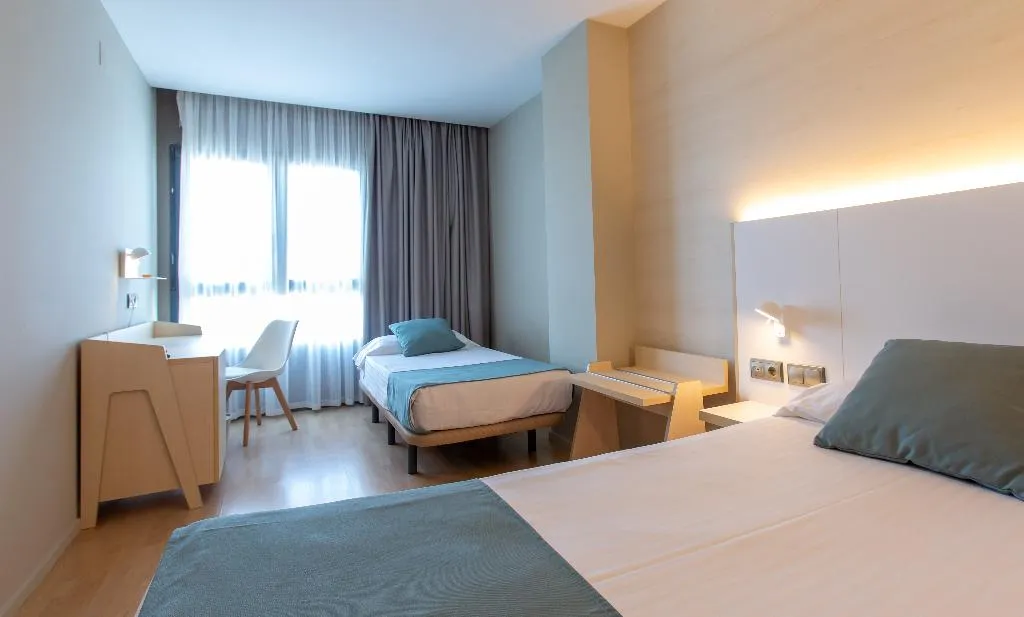 TRIPLE STANDARD Room, Olympia Hotel Events & Spa, Valencia